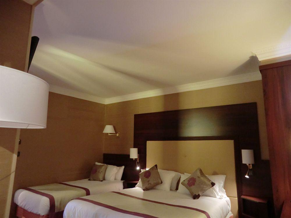 Gustave 4* Parigi